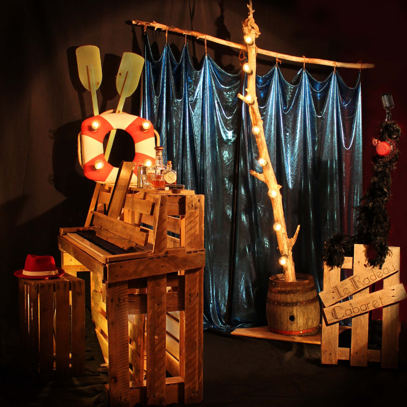 décor - radeau cabaret comédie musicale de poche