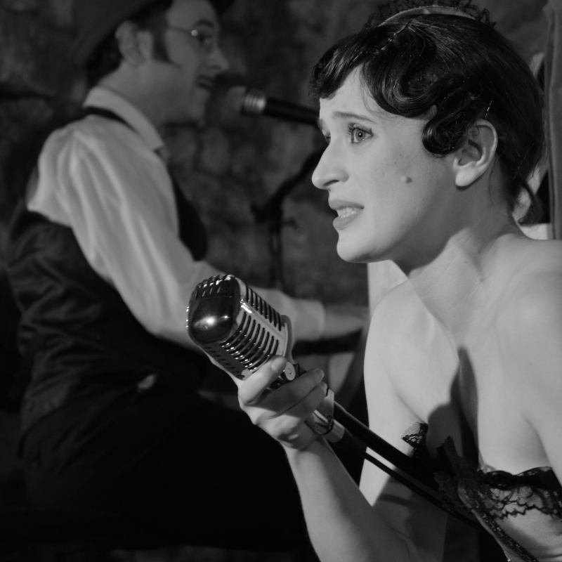 micro vintage - radeau cabaret comédie musicale de poche