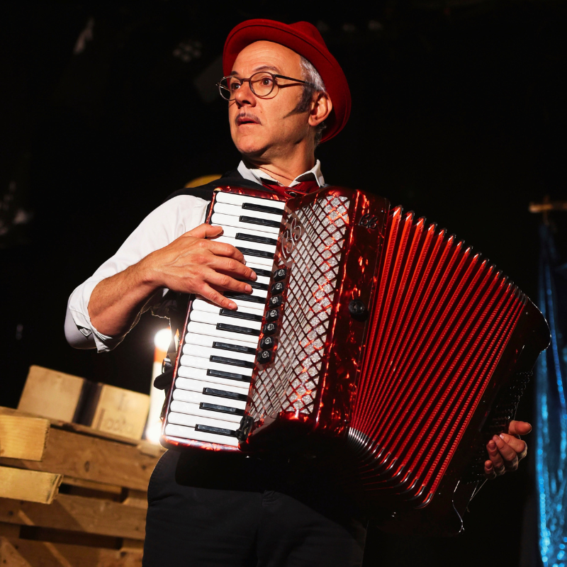accordéon - radeau cabaret comédie musicale de poche