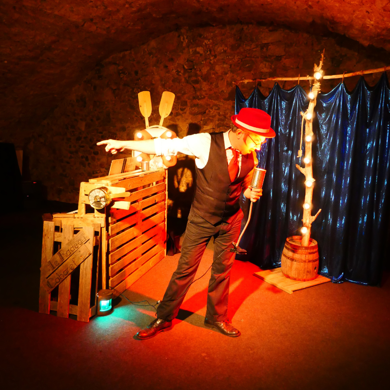 marty dans le décor - radeau cabaret comédie musicale de poche