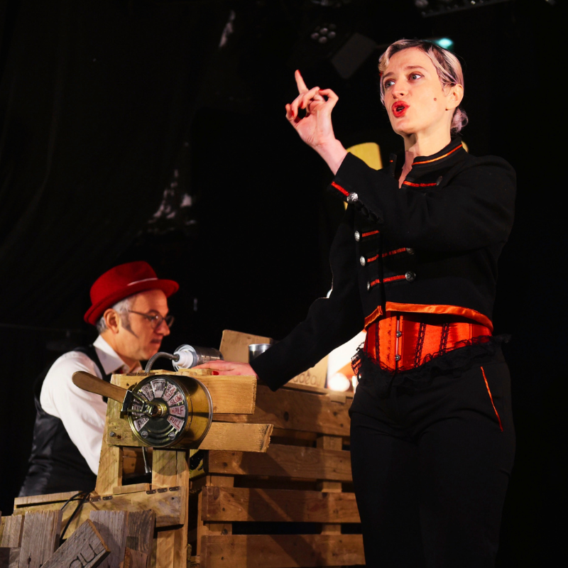 explications - radeau cabaret comédie musicale de poche