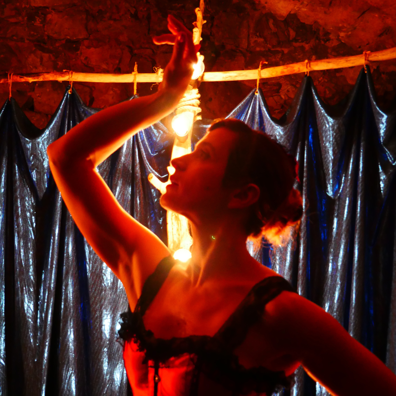 danse - radeau cabaret comédie musicale de poche